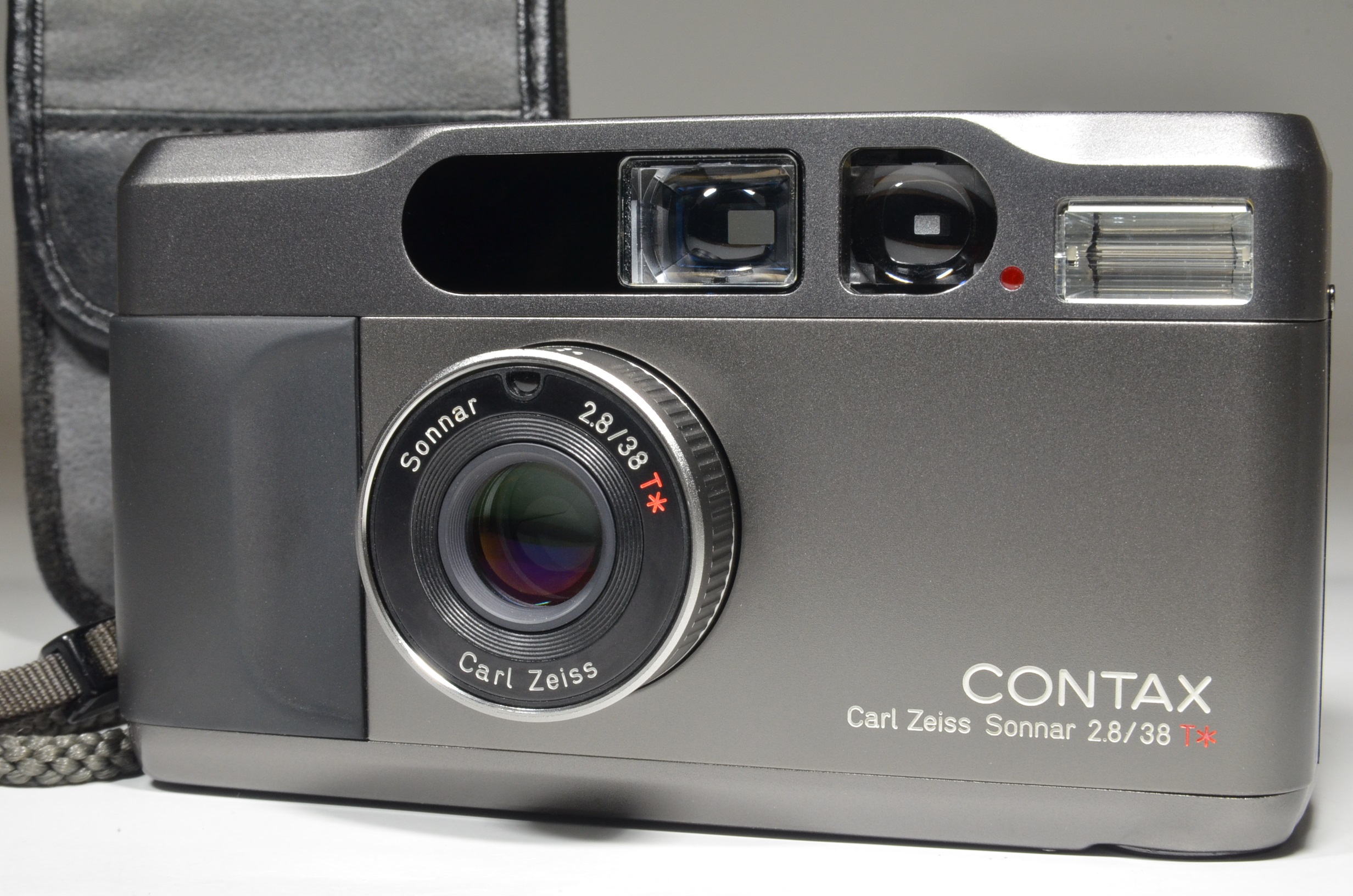 contax t2 data back black point & shoot 35mm film camera