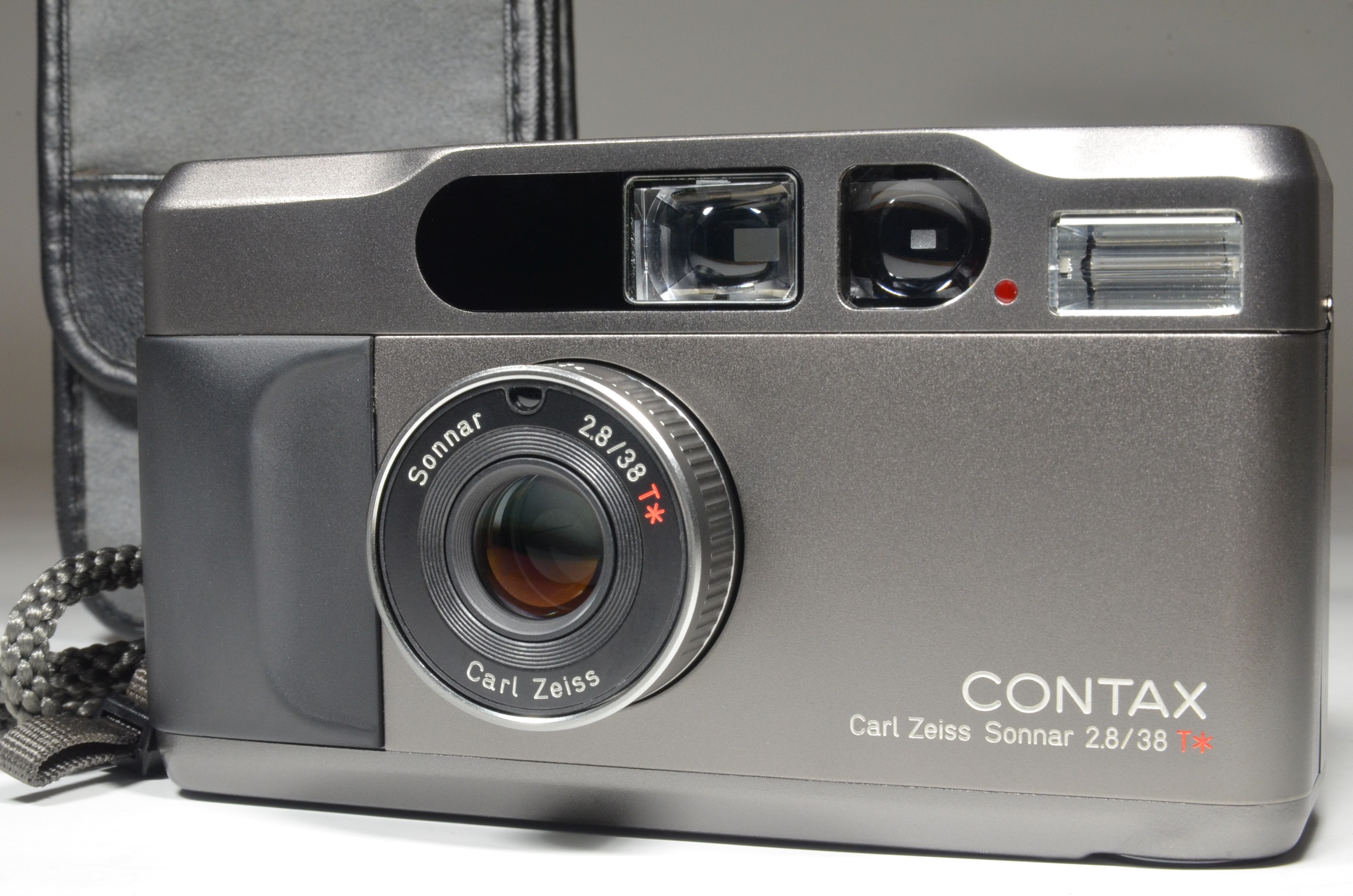 contax t2 titanium black point & shoot 35mm film camera