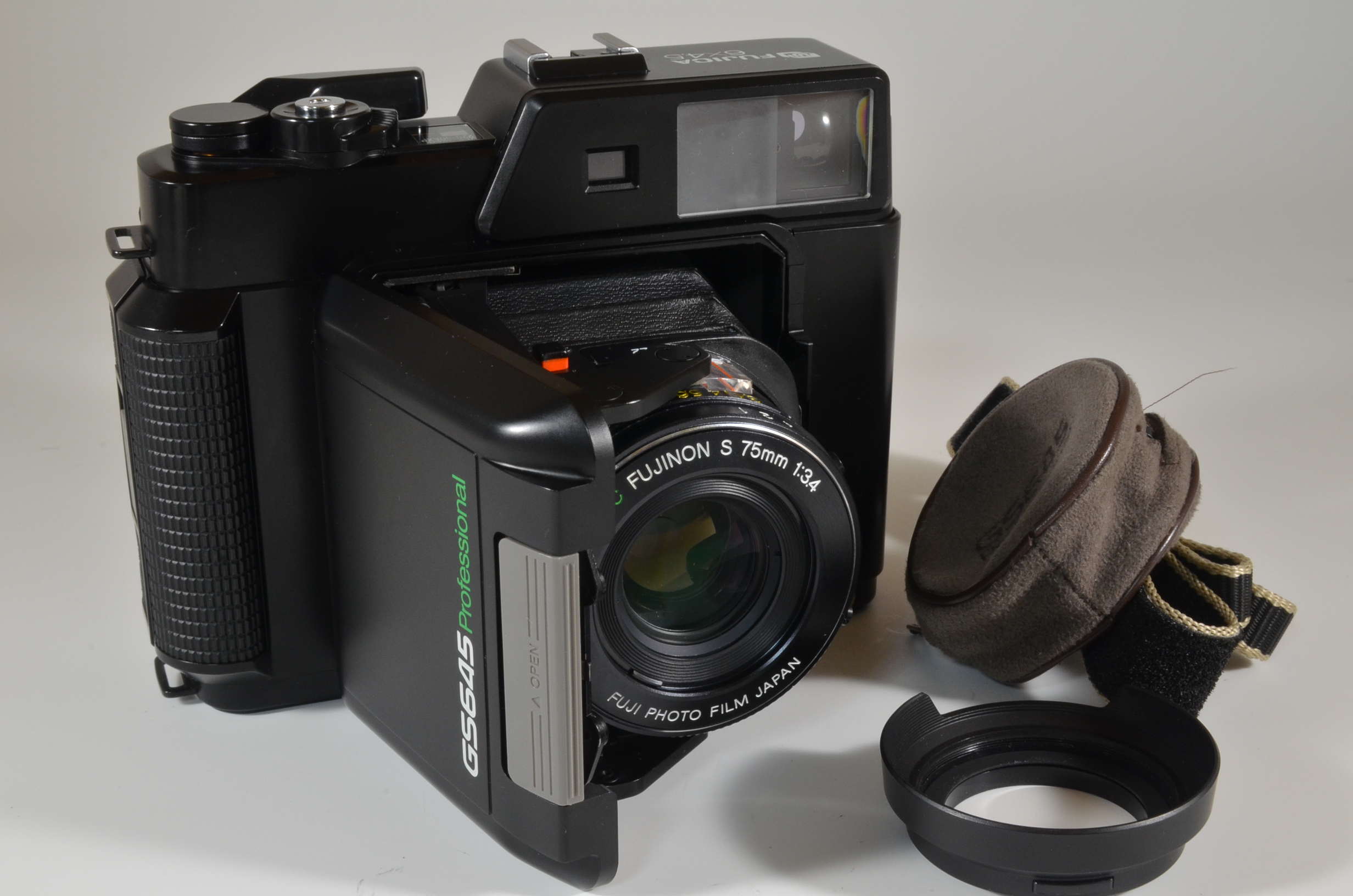 fujifilm fujica gs645 professional camera fujinon 75mm f3.4